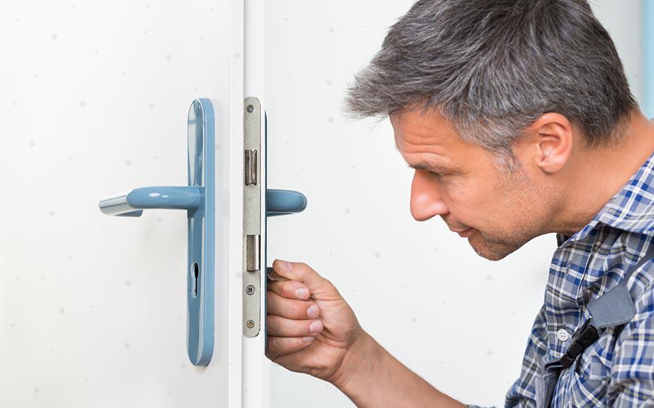 prix ouverture porte serrurier Houilles